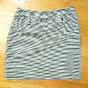 Ann Taylor Loft Geometric Black/White Skirt, Sz 2